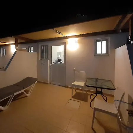 Delphini Aparthotel *