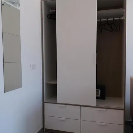 Delphini - For The Disabled Kéfalos